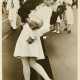 Alfred Eisenstaedt. Sailor kissing a Nurse - фото 1