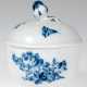 Meissen-Zuckerdose, Deutsche Blaue Blume mit Insekt, Schwertermarke mit 4 Schleifstrichen, Dm. 7,5 cm - photo 1