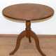 Tisch, Eiche, rund, Mittelsäule mit geschwungenen Füßen, Gebrauchspuren, Dm. 66 cm - Foto 1