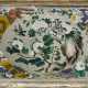 Balinesische Hinterglasmalerei auf Spiegel "Schwalben und Chrysanthemen", in versilberter Leiste, Anfang 20.Jh., 45,5x60cm (m.R. 52,5x67cm), diverse blinde Stellen, Defekte der Maloberfläche - фото 1