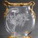 Jugendstil Vase mit fein geschliffenem Dekor "Weiblicher Akt zwischen Ranken" mit feuervergoldeter Bronzemontierung "Weinranken", farbloses Glas, um 1900, H. 17,5cm, innen Kratzer - Foto 1