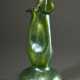 Loetz Wwe. Vase in vegetabiler sog. Rosensprenkler Form mit hohem dreifach eingedelltem Hals und grün-blau irisierendem "Crete Papillon" Dekor, H. 26cm, Abriss ausgeschliffen, Standfläche berieb… - Foto 1