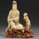 A FINELY CARVED BAIFURONG SOAPSTONE GUANYIN AND AN ACOLYTE GROUP - Foto 1