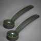 A VERY RARE PAIR OF MASSIVE SPINACH-GREEN JADE LADLES - Foto 1
