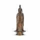 A WOOD FIGURE OF STANDING SEISHI BOSATSU (MAHASTHAMAPRAPTA) - Foto 1