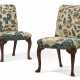 A PAIR OF GEORGE II WALNUT SIDE CHAIRS - Foto 1