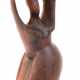Figur "Kniende Frau", Holz, auf Sockel geschnitzt, auf Marmorsockel, Ges.-H. 31,5 cm - photo 1
