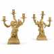 A PAIR OF FRENCH ORMOLU TWO-BRANCH CANDELABRA - Foto 1