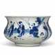 A CHINESE BLUE AND WHITE PORCELAIN BOMB&#201;-FORM CENSER - фото 1