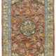 A SILK AND METAL-THREAD CHINESE RUG - Foto 1
