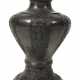 VASE AUS BRONZE, JAPAN, 19. Jahrhundert - Foto 1