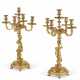 A PAIR OF FRENCH ORMOLU FIVE-LIGHT CANDELABRA - Foto 1