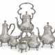 A SIX-PIECE PERUVIAN SILVER TEA AND COFFEE SET - Foto 1