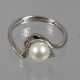 Paar Ohrstecker und Ring mit Perlen und Brillanten - photo 1