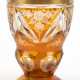 Pokalglas, gelber Überfang mit Floralschliff, breiter Goldrand, H. 13 cm - Foto 1