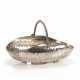Silver pastry basket with handle - photo 1
