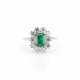 Entouragering mit Smaragd-Diamantbesatz<br>Entourage ring with emerald diamond setting - photo 1