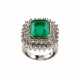 Platinum ring with emerald and diamonds. - Foto 1