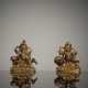 Zwei feuervergoldete Bronzen des Vaishravana - Foto 1