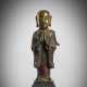 Partiell feuervergoldet und lackvergoldete Figur eines stehenden Mönches aus Bronze - Foto 1