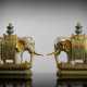 Paar partiell feuervergoldete Bronzen von gesattelten Cloisonné-Elefanten Vasen auf dem Rücken tragend - photo 1