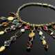 Extravagantes Multicolor Collier mit Topasen, Citrinen, Rauchquarzen, Turmalinen, Amethysten, Granat, Opalen sowie handgehämmerten Blättchen in Gelbgold 750 an Silber vergoldeter Königskette mit Gelbgold 585 Schließe, En… - photo 1