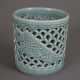 Pinselbecher - China, 20. Jh., Keramik mit bläulicher Glasur… - photo 1