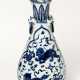 A LARGE CHINESE LIONS PORCELAIN POT - photo 1