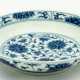 CHINESE BLUE AND WHITE PORCELAIN DISH - фото 1