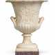 AN ITALIAN WHITE MARBLE AND PORPHYRY CAMPANA VASE - фото 1