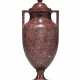 AN ITALIAN IMPERIAL PORPHYRY VASE AND COVER - Foto 1