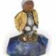 A CONTINENTAL GOLD, SILVER, SILVER-GILT, AGATE, AND LAPIS LAZULI FIGURE OF A YOUTH - Foto 1