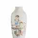 A FAMILLE ROSE 'COURT LADY AND CHILDREN' VASE - Foto 1