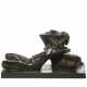 "L'offerta" | . Milan, 20th century. Bronze sculptural group depicting lovers. Signature "E. MAZZOLANI" engraved on the base. (45.5x22x21.5 cm.) | | Literature | per le versioni in terracotta e maiolica: | A. Pansera, C. Venturini, Enrico Mazzolani - photo 1