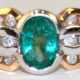 Smaragd-Brillant-Ring, 585er GG/ WG, mit prächtigem Smaragd von ca. 1,8 ct. und 18 Brillanten, Ges.-Gew. 6,4 g, RG 54 - фото 1