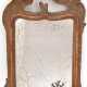 Kleiner Barock-Spiegel, geschnitzter Holzrahmen gefaßt und repariert, Spiegelglas mit starken Gebrauchspuren, ges. 59,5x34,5 cm - фото 1