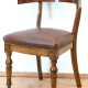Biedermeier-Stuhlsessel, 19. Jh., polierte Eiche, gebogenen Rückenlehne, neu gepolstert und Leder neu bezogen, 81x55x50 cm - Foto 1