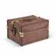 A NATURAL COWHIDE LEATHER IDEAL TRUNK WITH BRASS HARDWARE - Foto 1