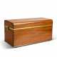 A MAHOGANY RUNNING-BOARD TRUNK FOR AUTOMOBILE TOOLS WITH BRASS HARDWARE - Foto 1