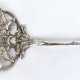 Pastetenheber, 835er Silber, Hildesheimer Rose, durchbrochen gearbeitet, Gew. 23 g, L. 17 cm - Foto 1