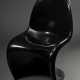 Schwarzer Panton Chair, Entw.: Verner Panton 1962, Ausf.: Herman Miller Fehlbaum Production, Weil am Rhein 1971, Thermoplast-Spritzguss, mit geprägter Herstellerbezeichnung unter dem Sitz "Herman Miller, Fehlbaum Pr… - photo 1