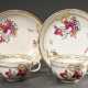 2 Wien Tassen/UT mit polychromer Blumenmalerei und Goldschleifen, um 1800, H. 5,2cm, berieben, Brandrisse - фото 1