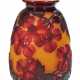 Kleine Soufflé-Vase mit Clematis - Foto 1
