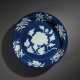 AN EXCEPTIONALLY RARE AND LARGE BLUE AND WHITE RESERVE-DECORATED `PEONY` DISH - фото 1