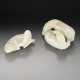 TWO WHITE JADE CARVINGS OF HORSES - Foto 1