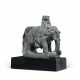 A GREY SCHIST FIGURE OF AN ELEPHANT - Foto 1