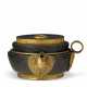 A PARCEL GILT RITUAL VESSEL - Foto 1