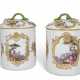 A PAIR OF MEISSEN PORCELAIN TOBACCO JARS AND COVERS - фото 1