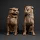 A PAIR OF CARVED WOOD SCULPTURES OF KOMA-INU (LION DOG) - Foto 1