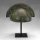 A VILLANOVAN BRONZE HELMET - Foto 1